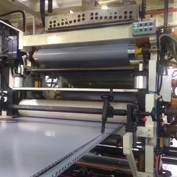 Todo lo que necesitas saber sobre la extrusión de láminas